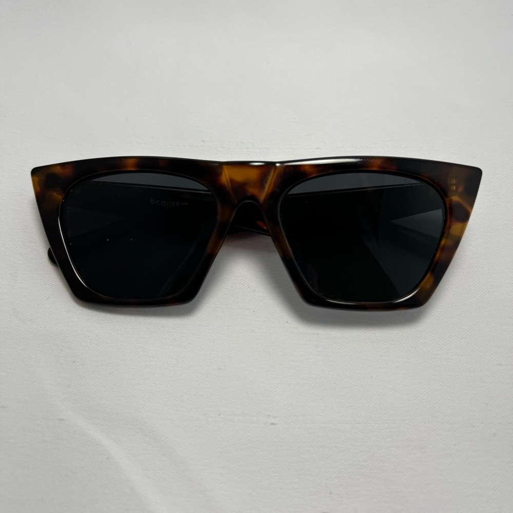Tortoise Shell Cat-Eye Sunglasses
